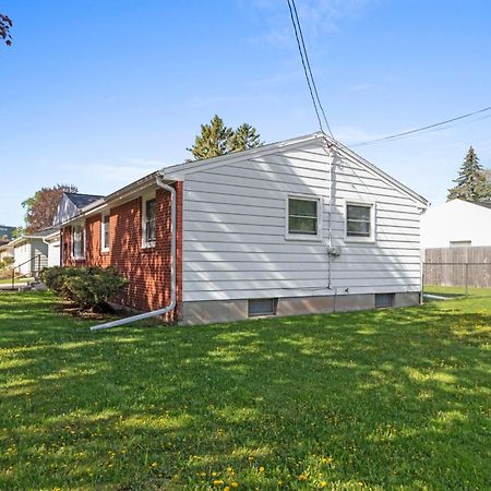 The Lemon House Apartment Green Bay Bagian luar foto