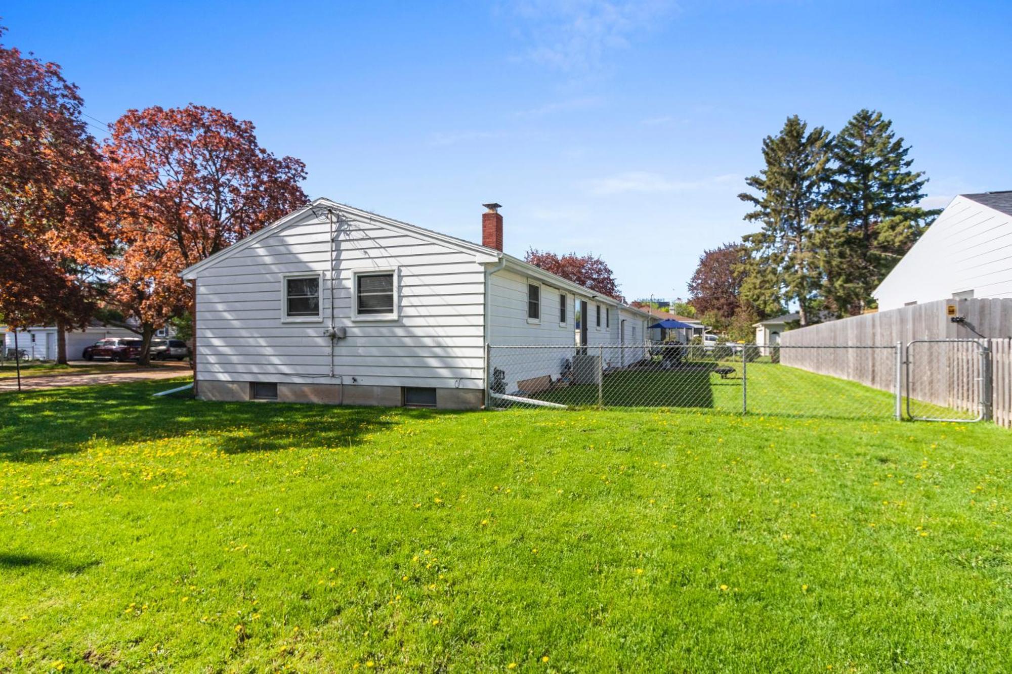 The Lemon House Apartment Green Bay Bagian luar foto