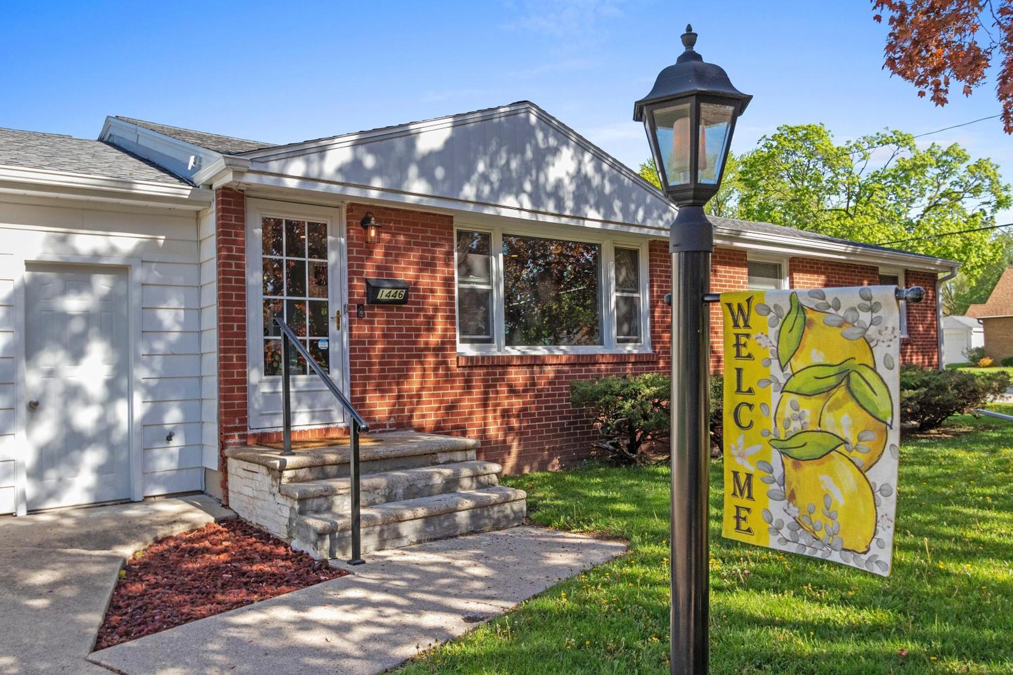 The Lemon House Apartment Green Bay Bagian luar foto