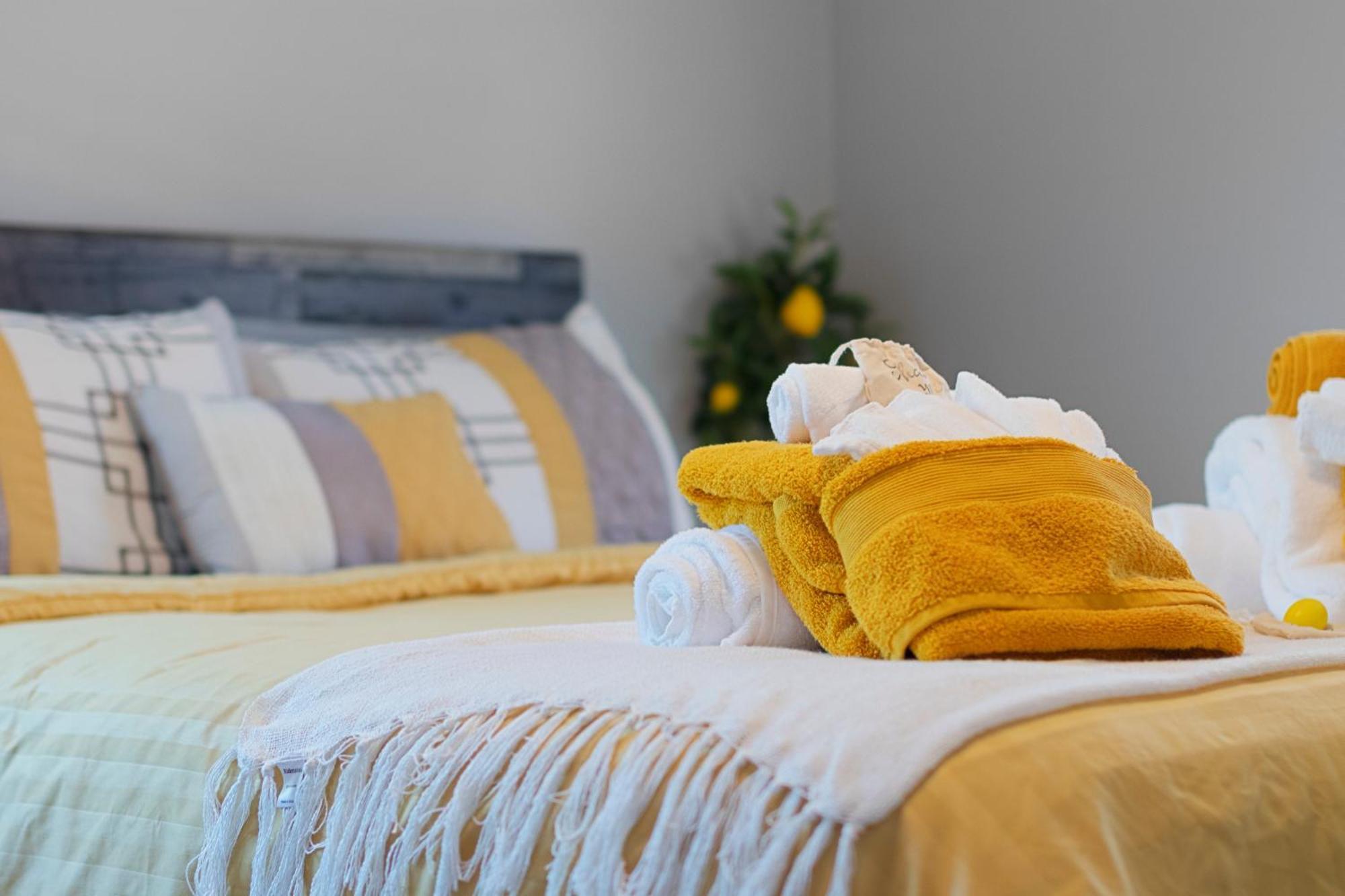 The Lemon House Apartment Green Bay Bagian luar foto