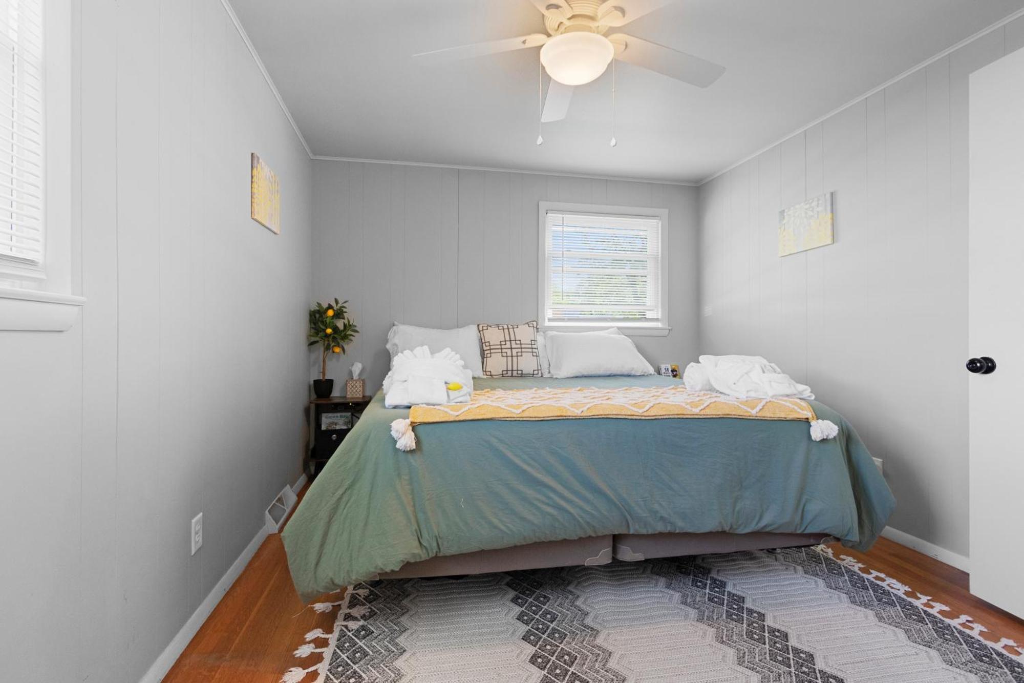 The Lemon House Apartment Green Bay Bagian luar foto