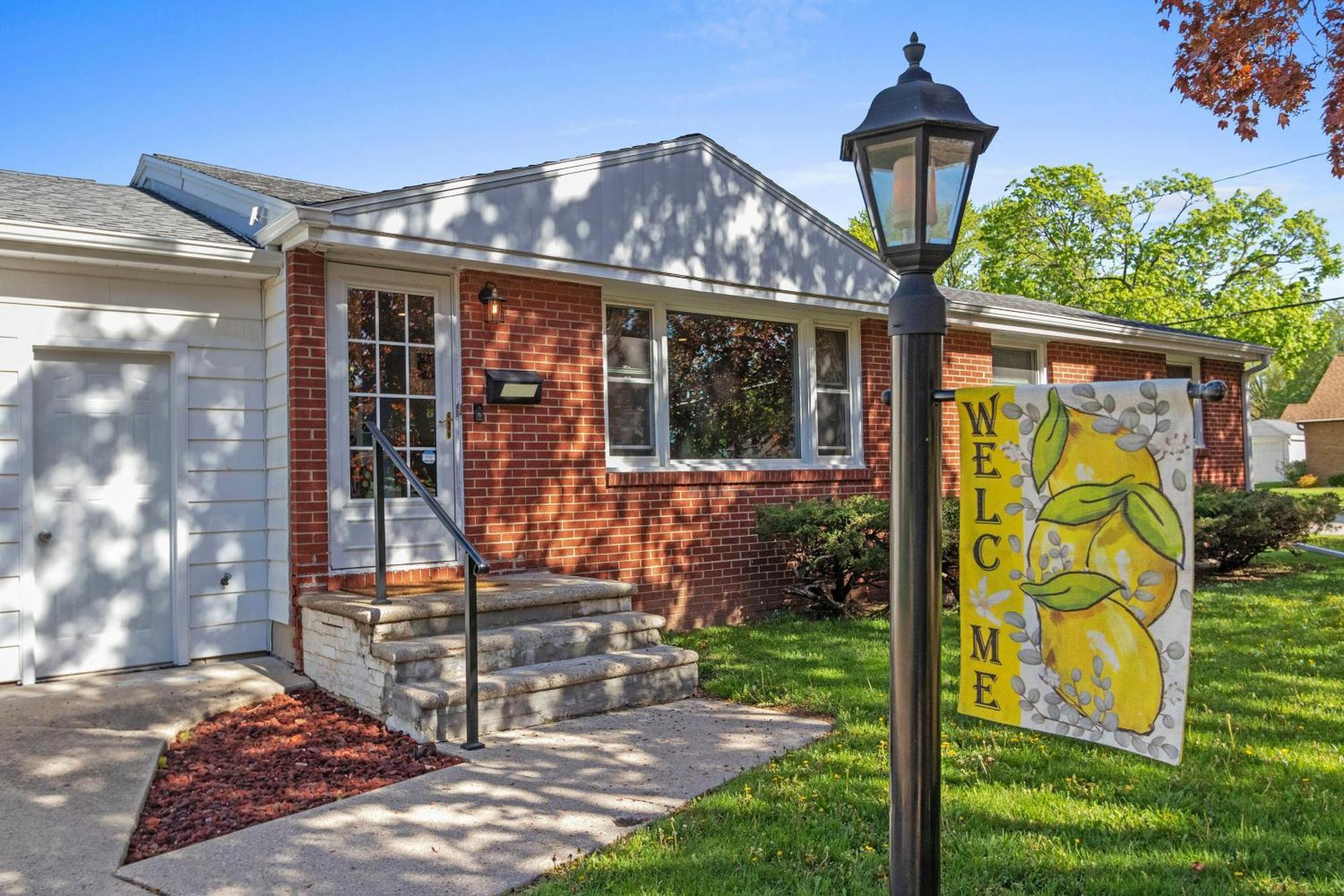 The Lemon House Apartment Green Bay Bagian luar foto